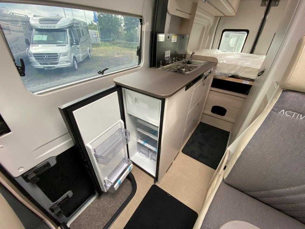Wynajem wypożyczenie wypożyczalnia kampera bus vana Burstner Warszawa