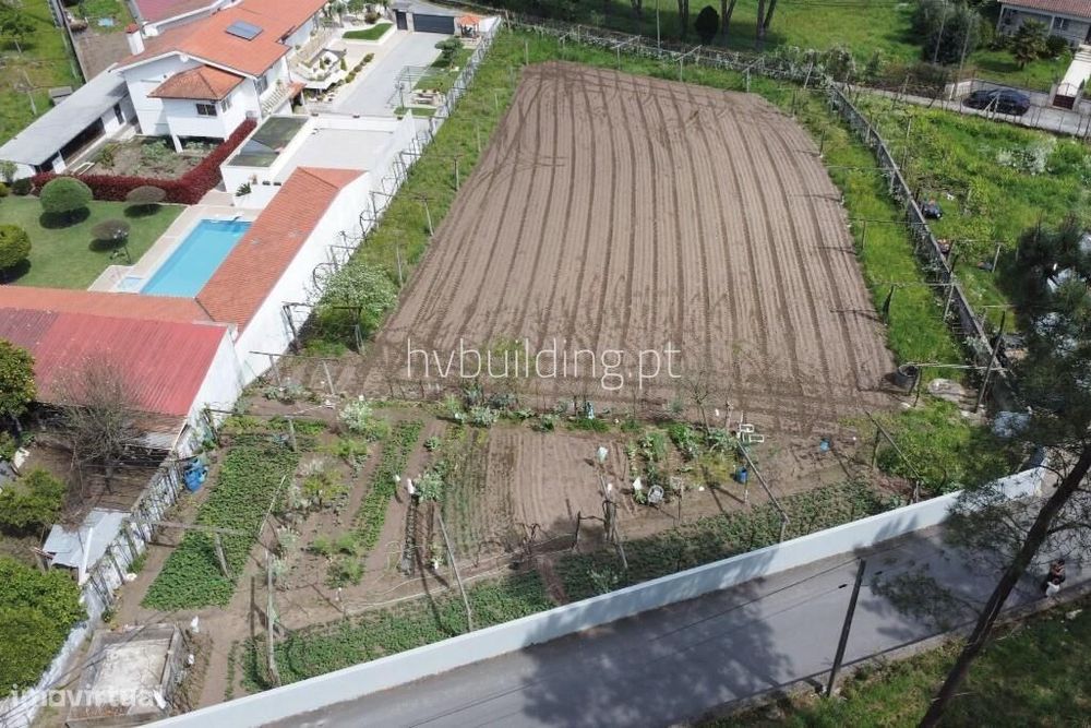 Terreno para construção localizado em Carvalhal