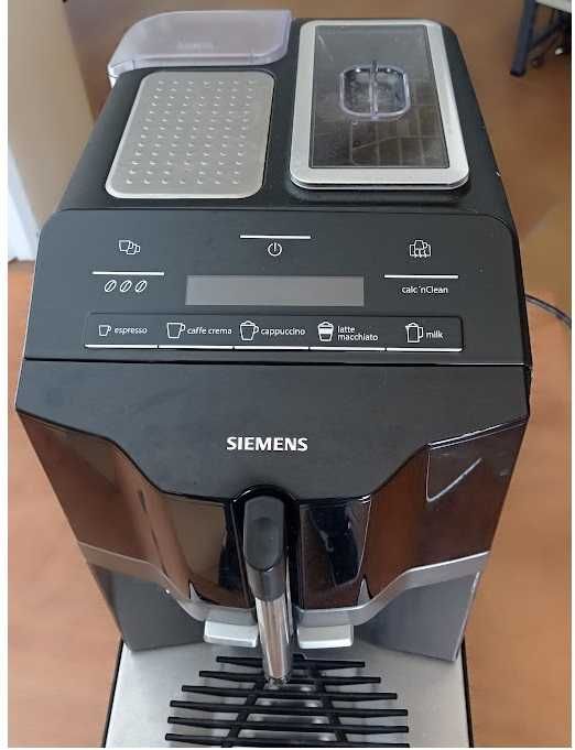 Máquina de café SIEMENS TI355209RW EQ.300 (com aquecedor de chávenas)