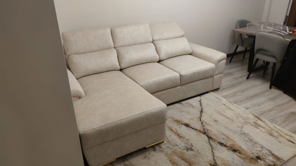 Sofá bege chaise long como novo