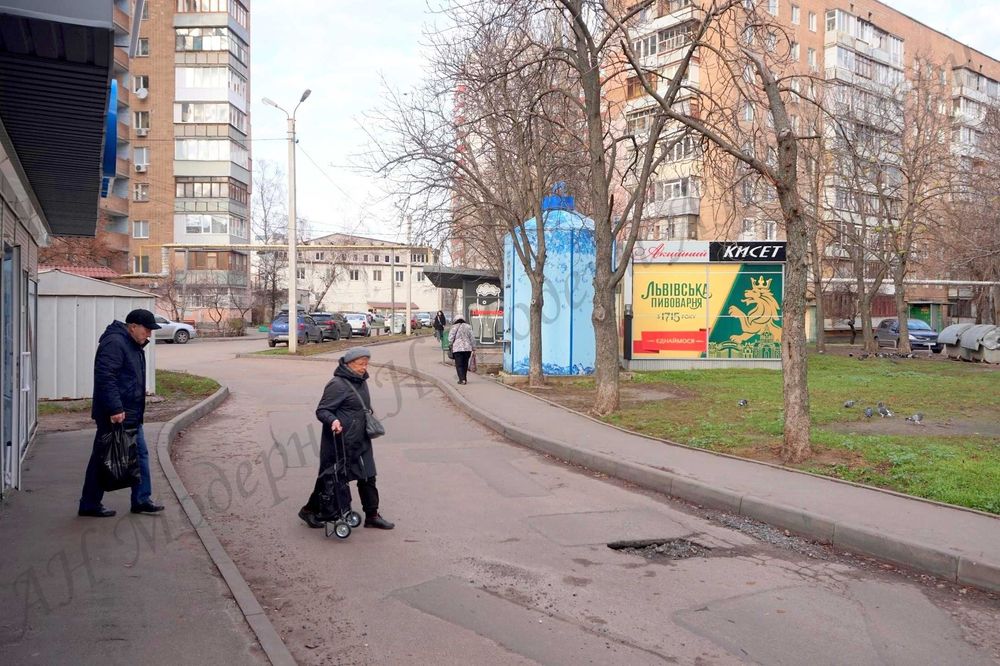 Павільйон 27 м2 серед висоток по пр-ту Аерокосмічному оренда Харків