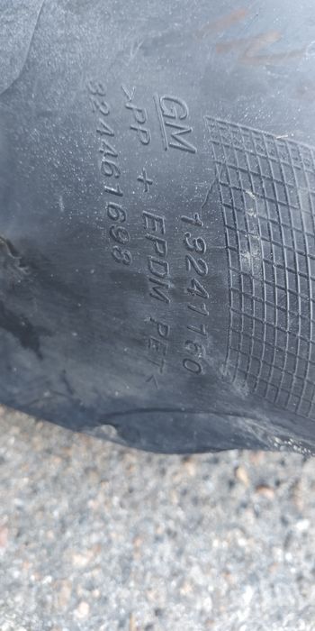 Підкрилок передній лівий Opel Insignia 13241160 (задня частина)