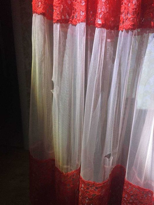 Платье нарядное выпускное вечернее кружево и сетка красное эффектноe