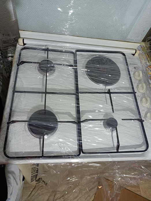 Placa e Forno Indesit  encastráveis em BOM ESTADO