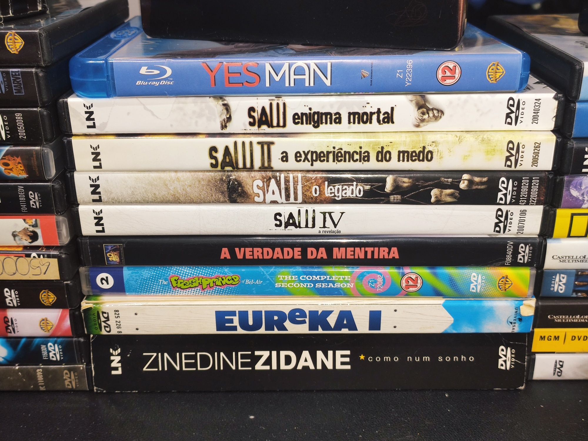 Filmes e séries em DVD e blu-ray