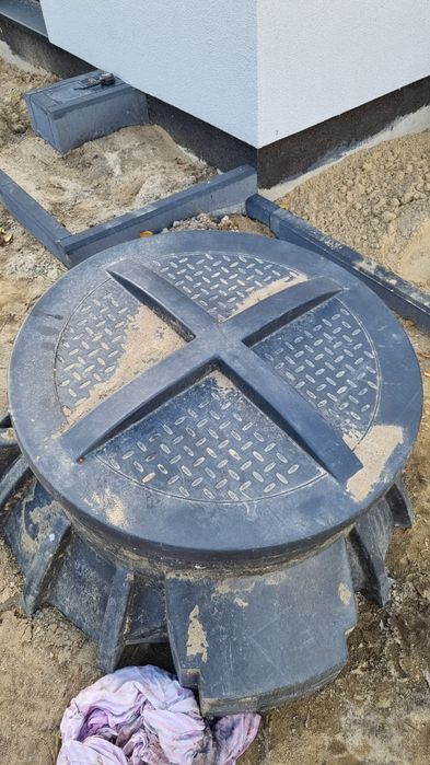 Dekiel studni 60cm z tworzywa