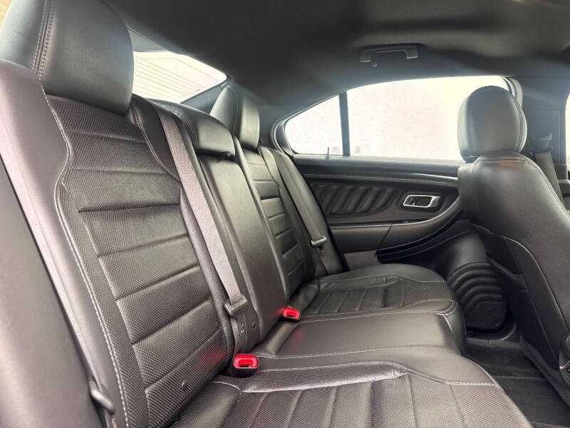2016 Ford Taurus SHO
