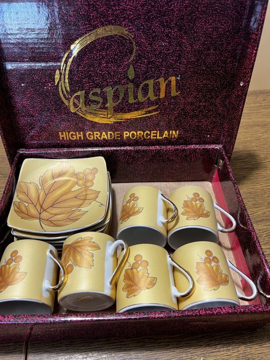 Набор кофейный , фарфор, позолота, новый, коробка без перегородок оста