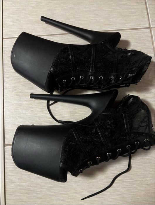 Стріпи Pleaser трійки, р38