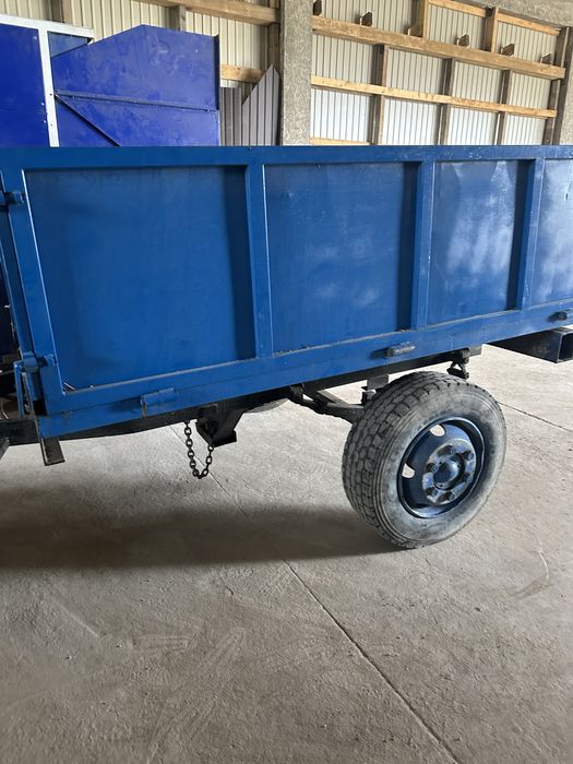 Прицеп до трактора хороший є багато чого іншого такош є і 2 осний