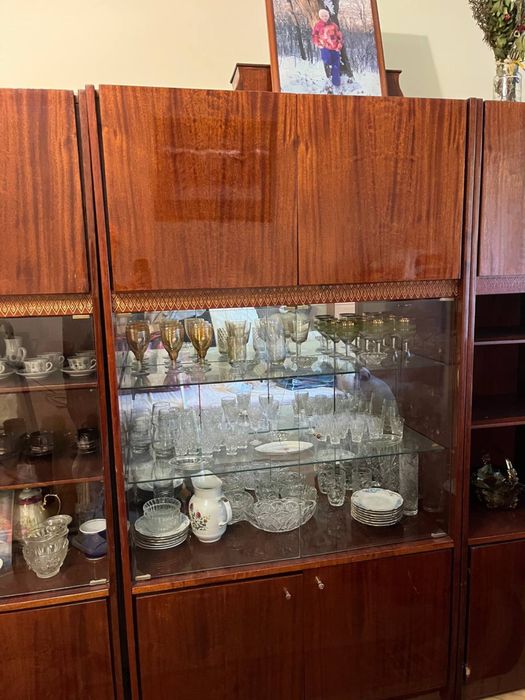 тумба , шафа , стєнка , поличка меблі