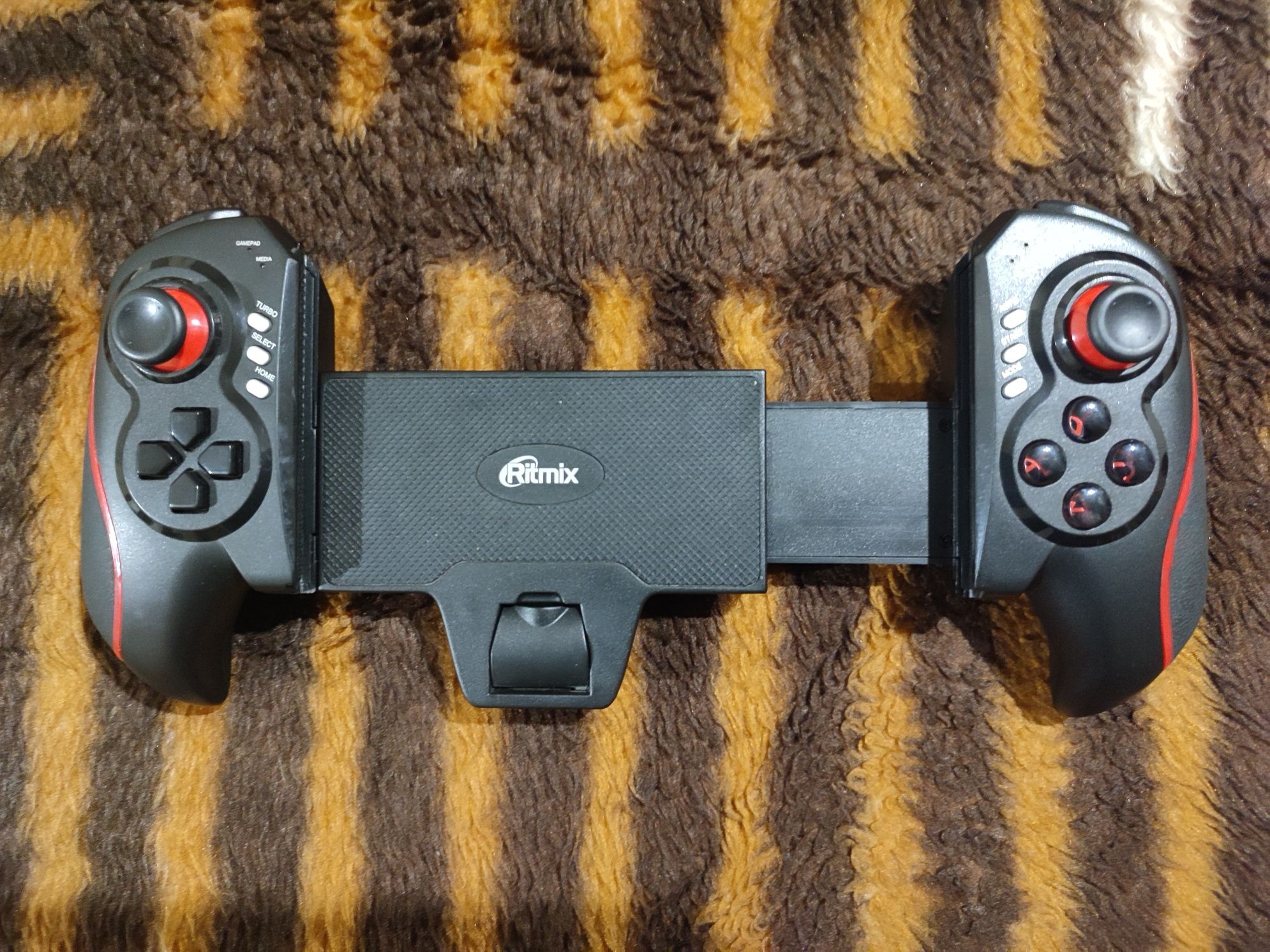 Игровой геймпад Ritmix.