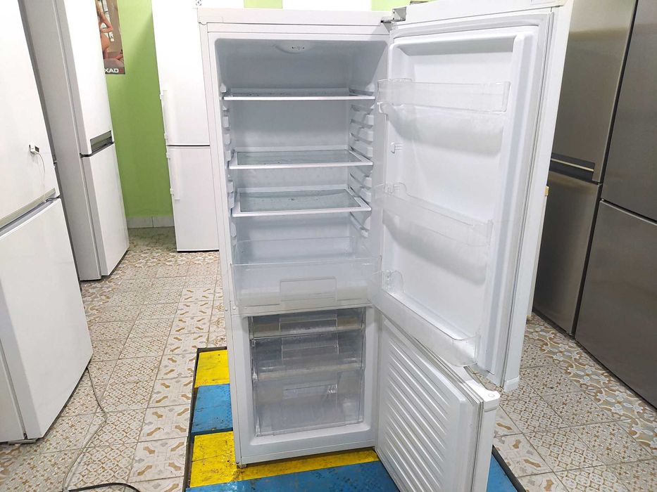 Холодильник ELENBERG MRF 207-0 з морозильною камерою