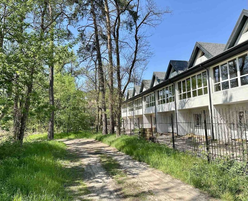 Цегляний новий таунхаус, автономне газове опалення. Дмитро