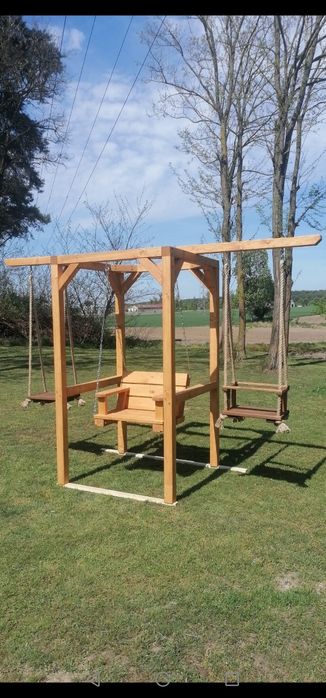 Huśtawki, bujaki, meble ogrodowe, architektura ogrodowa