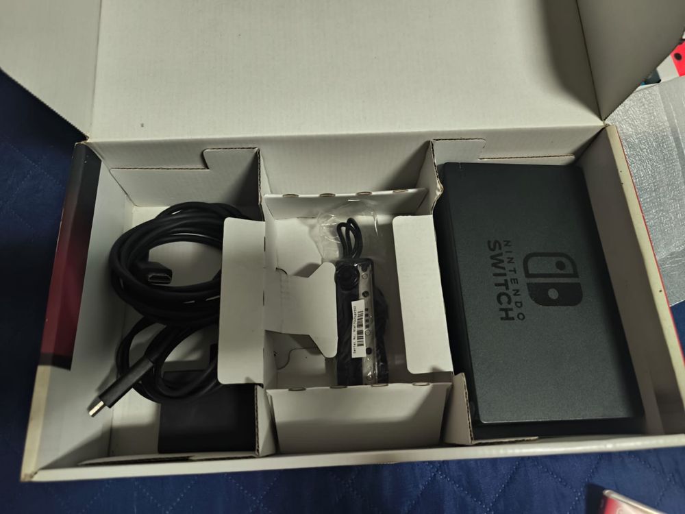 Nintendo Switch (Jogo, Dock, Carregador, etc)