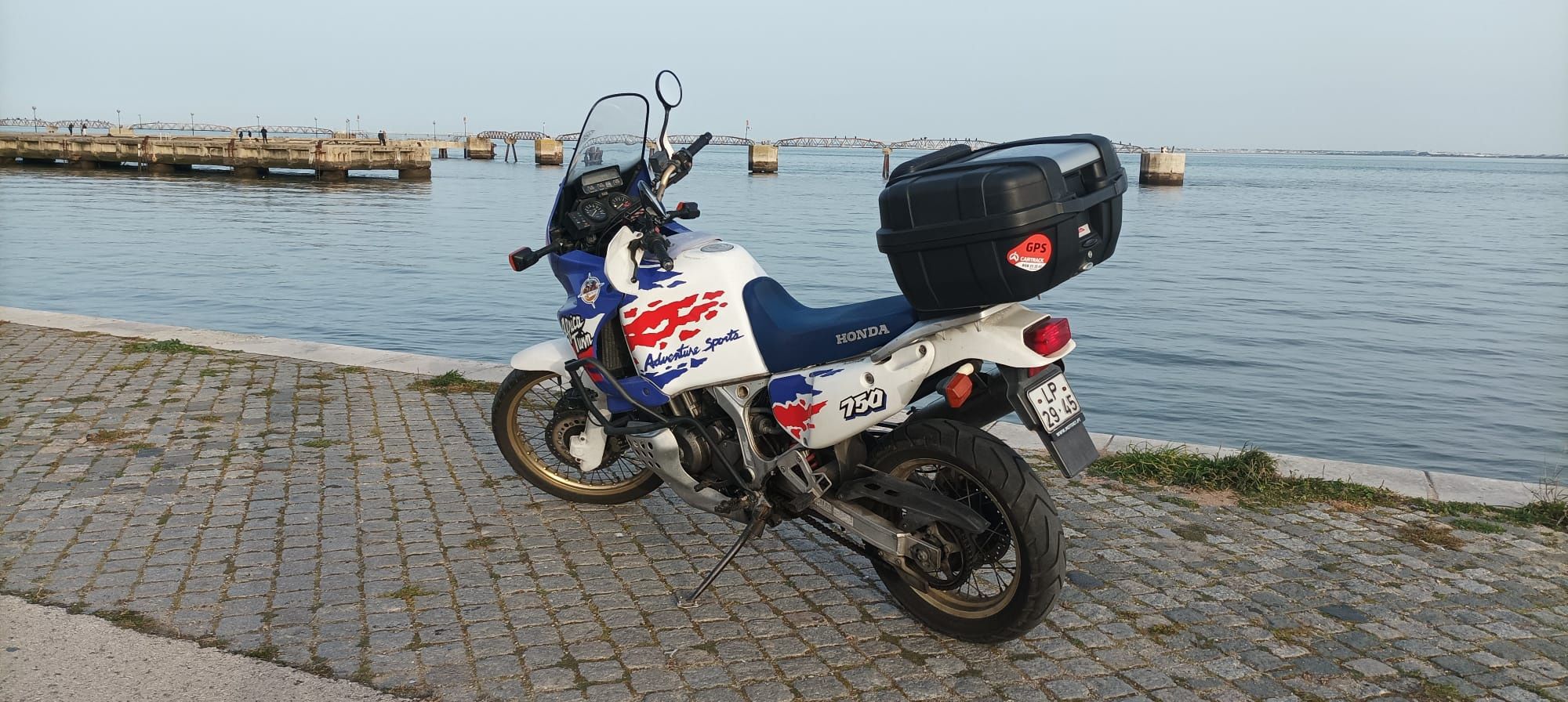 Honda África Twin XRV 750 RD07