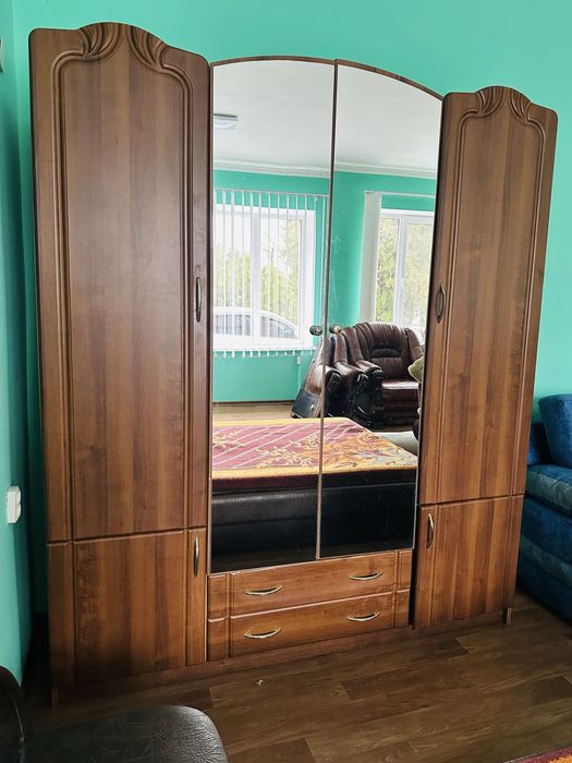 Продам вмістку шафу