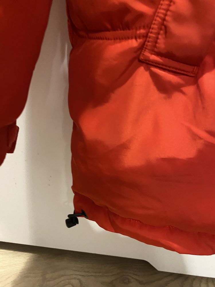 Zimowa czerwona puffer kurtka oversize H&M S