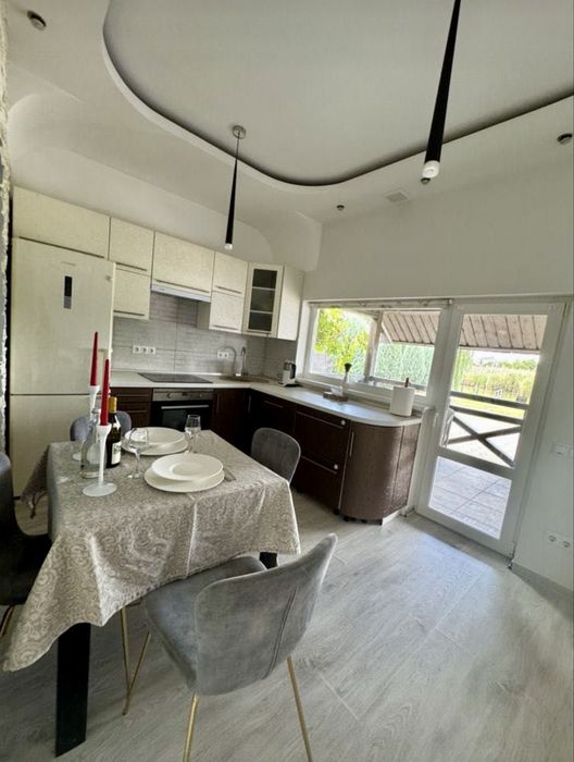 Здається будинок лівий берег , Дніпро