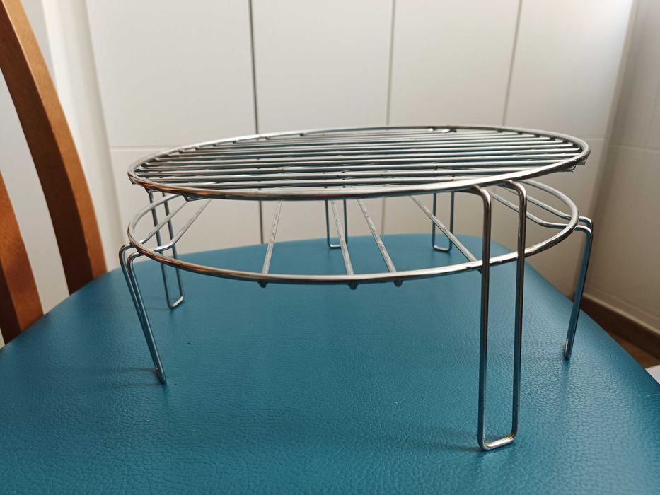 Grelha alta e grelha baixa para microondas, cada 5€