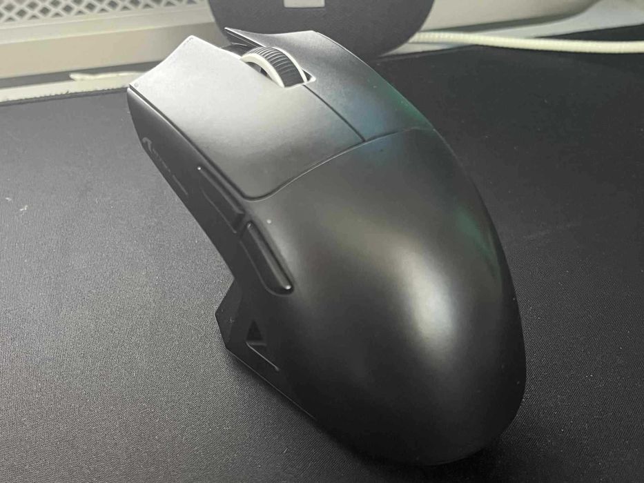 Mysz Gamingowa Wireless, 22000 DPI  PAW3311, Bateria 65h z dockiem RGB