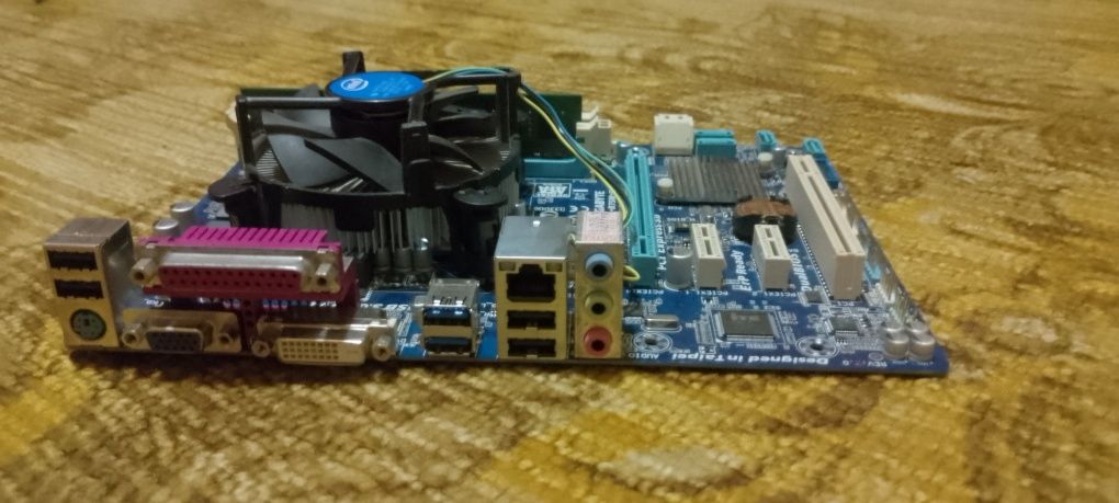Gigabyte GA-B75M-D2V.+ проц+ кулер