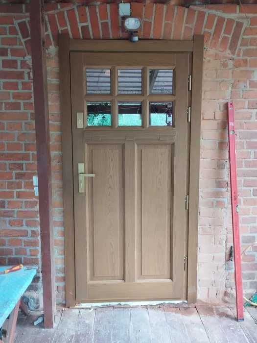 Drzwi zewnętrzne dębowe_producent_dotacja_dostawa GRATIS_montaż