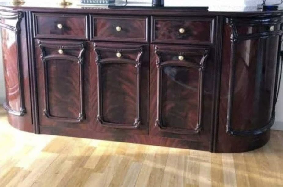 Stylizowane piękne meble włoskie drewniane