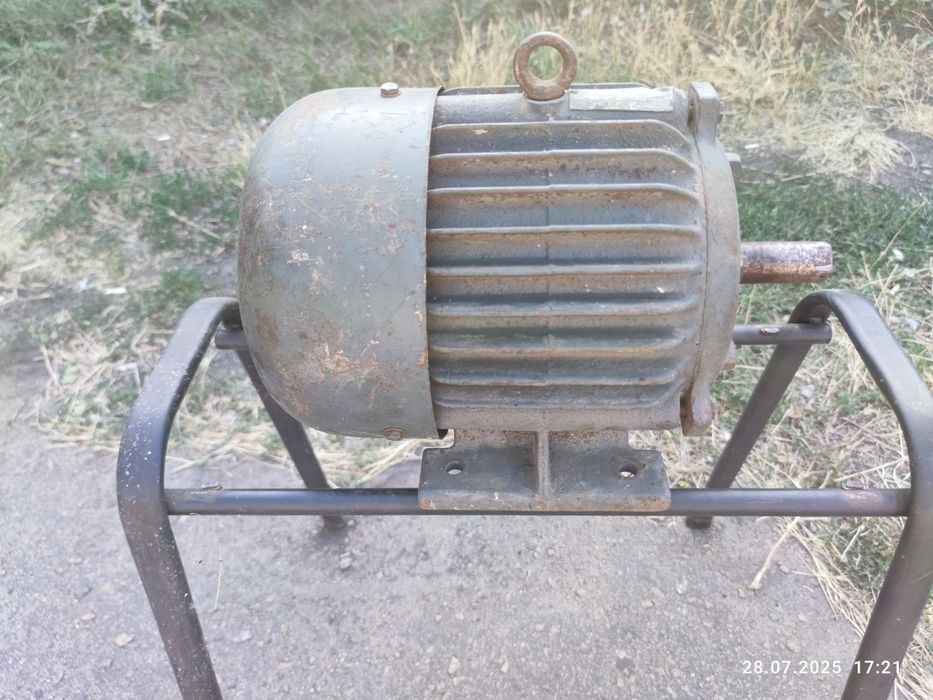 Електродвигун 2,2 кВт/ 1430 об.хв/28 мм