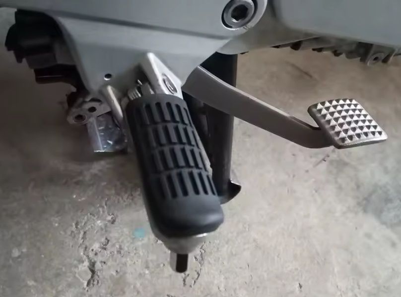 Patins para motas de qualquer forma e feitio