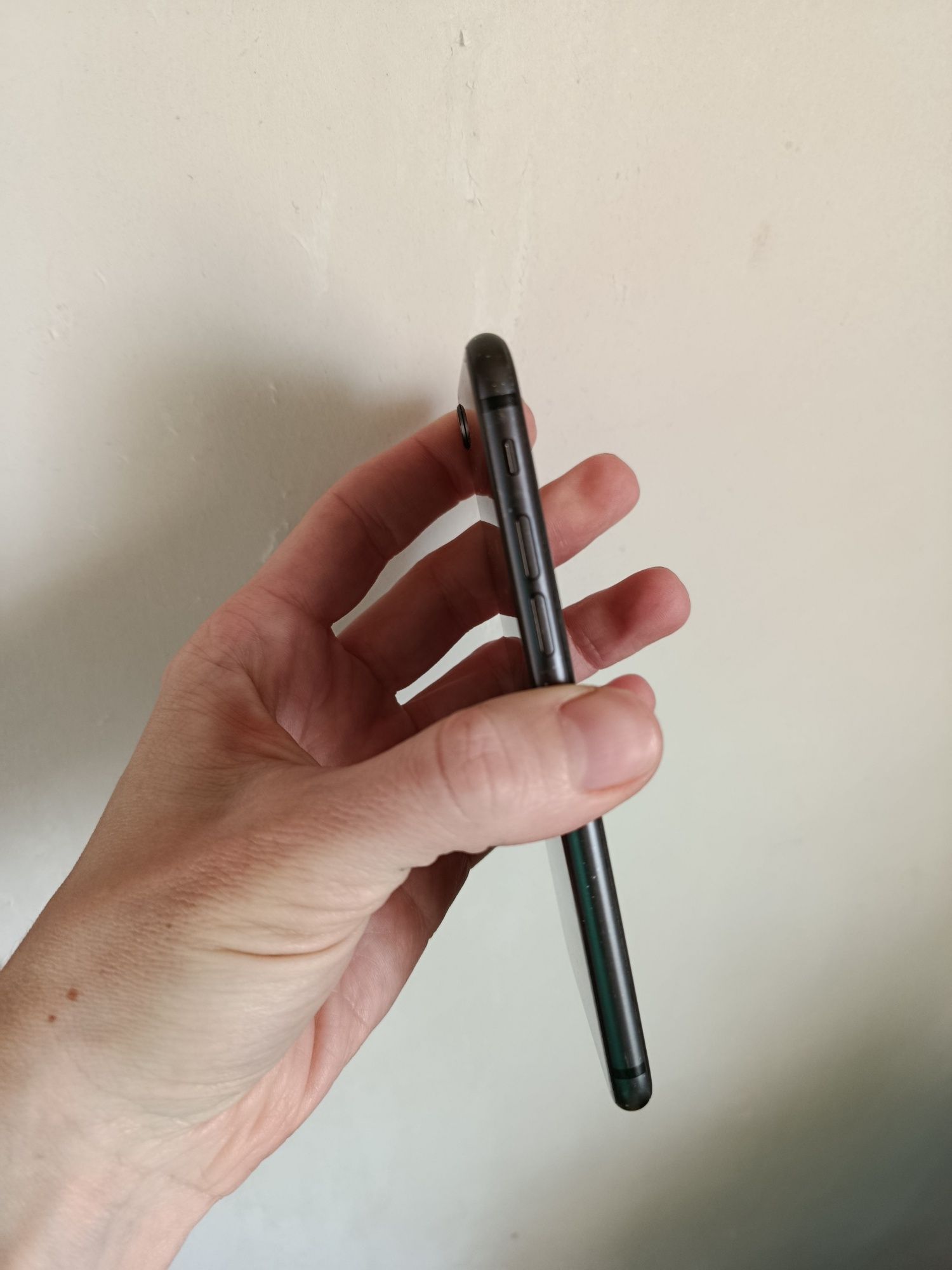 Телефон iPhone 8 r-sim