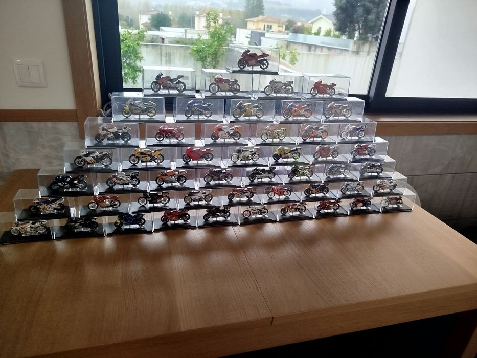 50 Miniaturas MotoGP