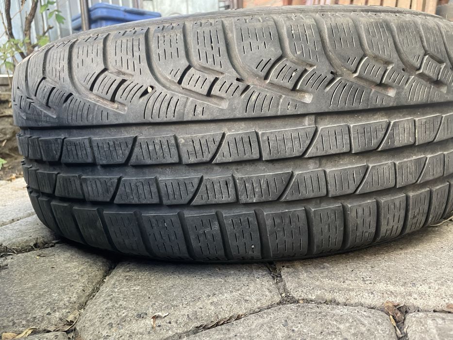 Резина Pirelli 205/50 r17 SottoZero