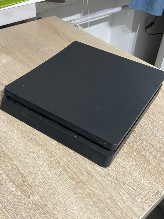 Ps4 Slim + pad//