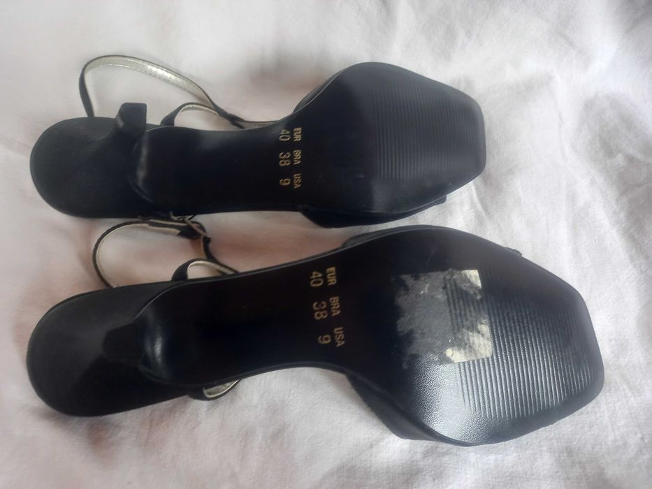 Sandálias nº40, NOVAS