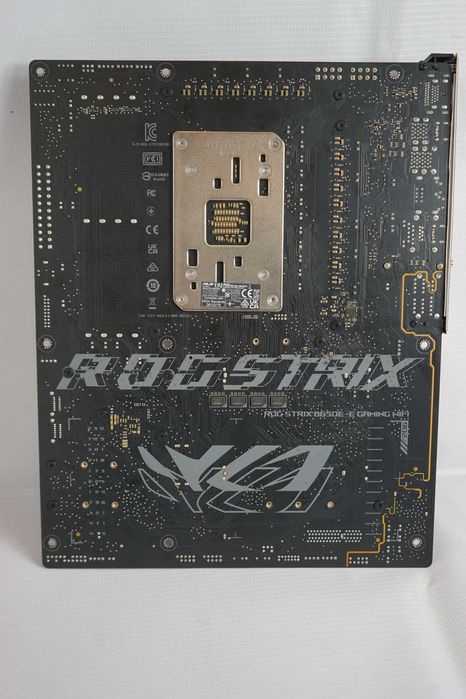 Материнська плата ASUS ROG STRIX B650E-E GAMING WIFI