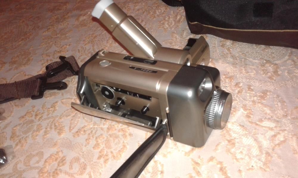 Máquina Fotográfica Disfarçada de Camcorder - Nova