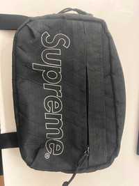 Supreme Shoulder bag ( chyba ss19 ) - Używany