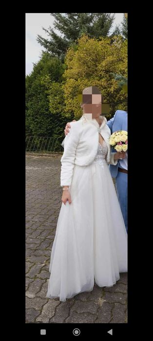 Elegancka suknia ślubna