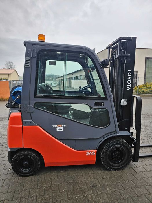 Wózek widłowy TOYOTA 8FGF15 r 2019 tylko 7300mth kabina 46500zł + VAT