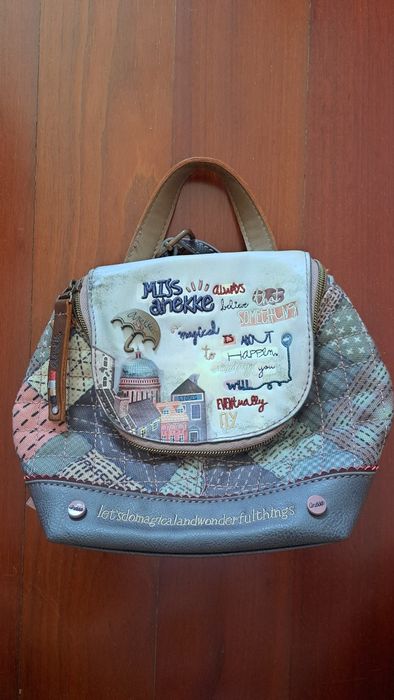 Mochila/ Mala/ Bolsa Pequena Anekke (Como Nova)