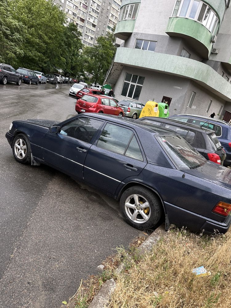 Mercedes W124 e260
