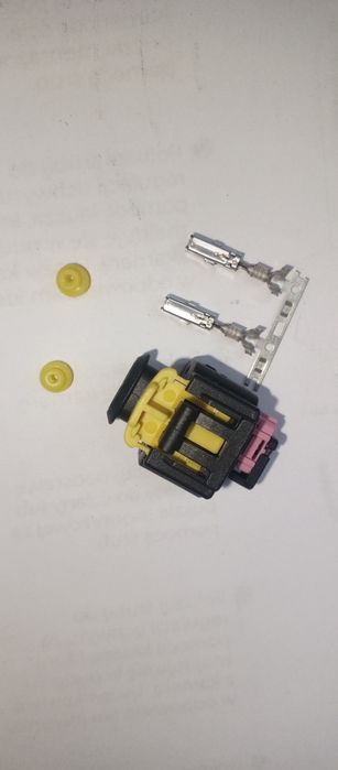 Wtyczki wtrysków silnika 1.9 JTD, CDTI 150 KM 3 sztuki