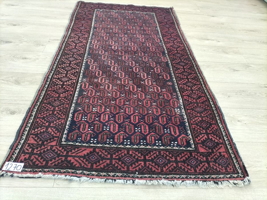 Niespotykany wełniany ręcznie tkany dywanik Aszfar 88x155cm