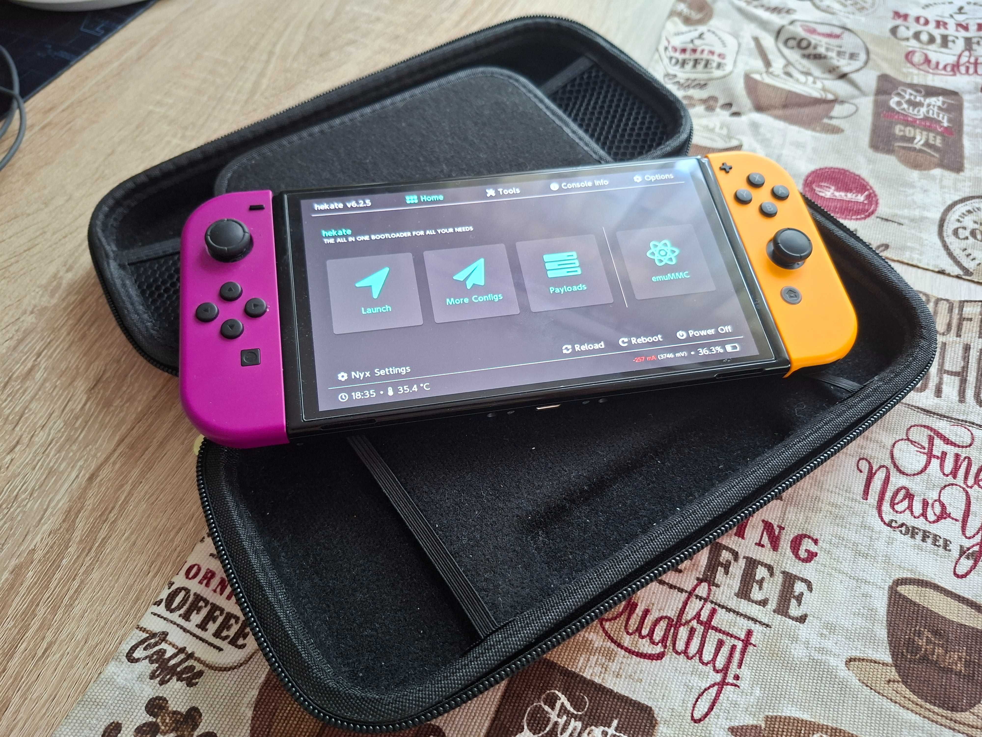 Nintendo switch oled wypasisona z mnistwem gier zamienię
