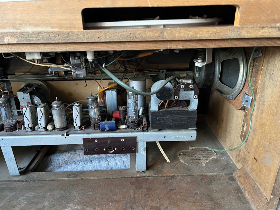 Radio z gramofonem -AIDA 3201