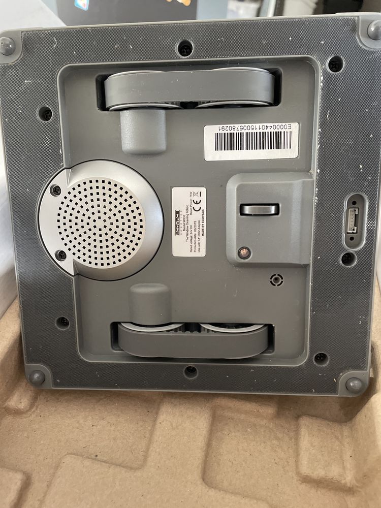 Robot myjacy do okien Ecovacs W8 (830)