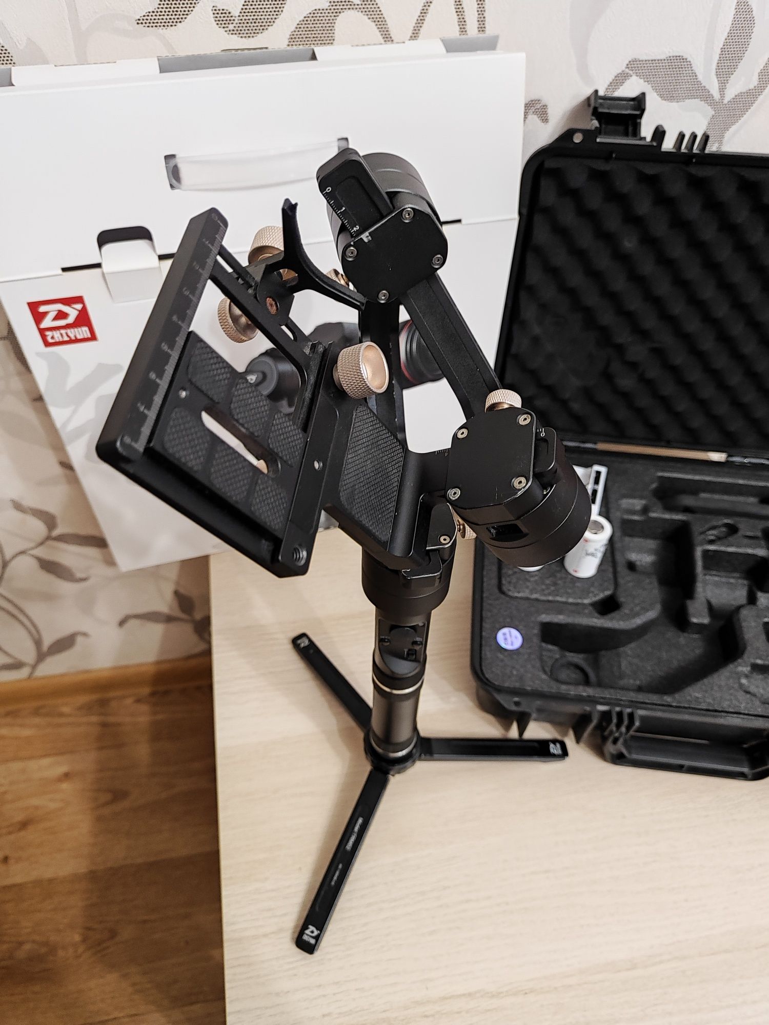 Стедікам Zhiyun crane plus