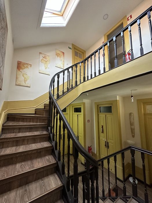 Quarto compartilhado junto à praça da Batalha